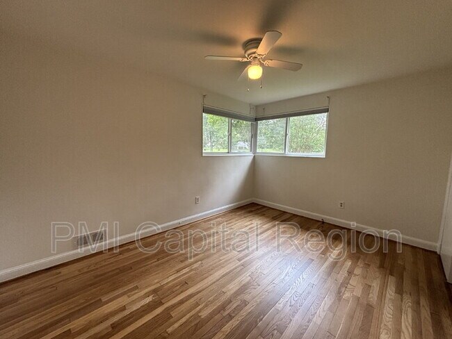 Building Photo - 2929 Terrace Dr