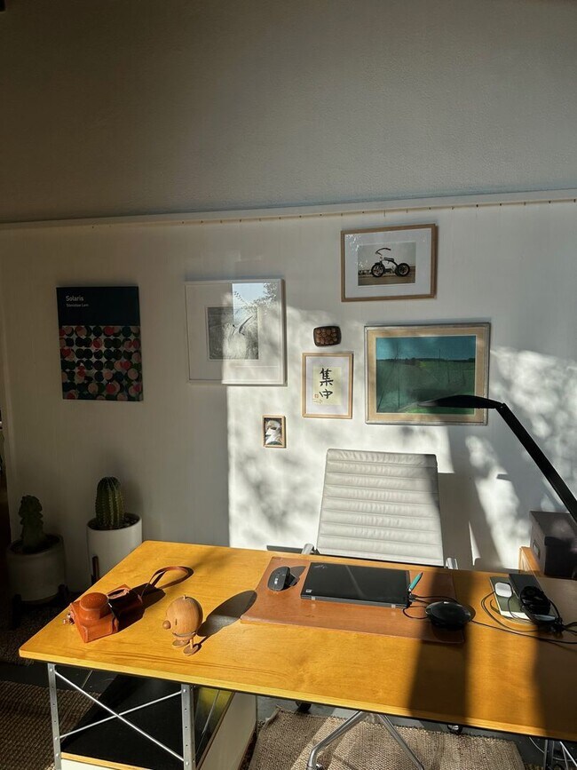 Building Photo - Pasadena Paradise! Mid Century Modern Home with Huge Deck and Hillside Views