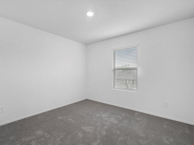 Building Photo - 1202 Silver Fir Ct