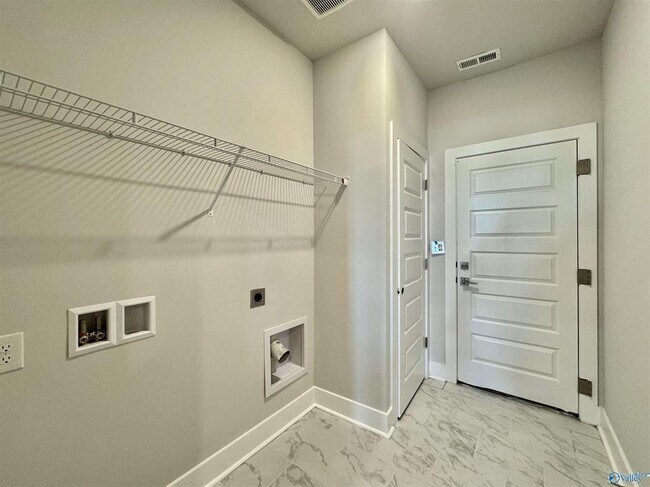 Building Photo - 12665 Whitcomb Cir