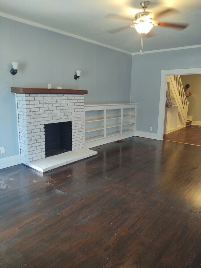 Building Photo - 719 West Faulkner Street, Unit 719