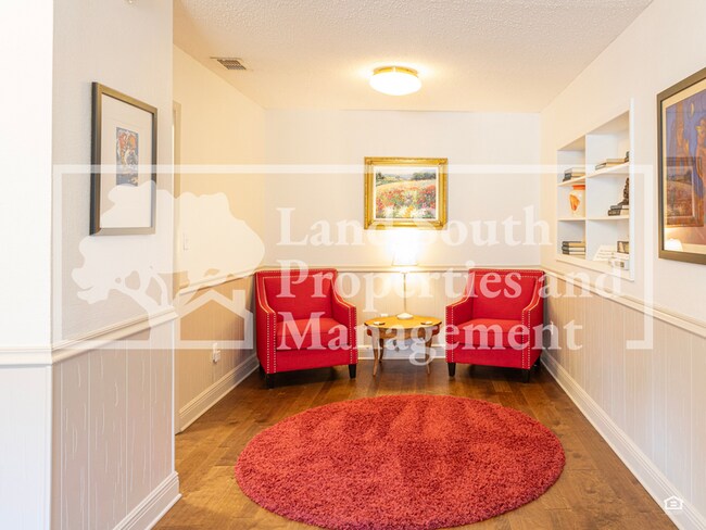 Building Photo - 327 Easton Dr