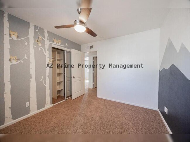 Building Photo - 2429 E Juanita Ave