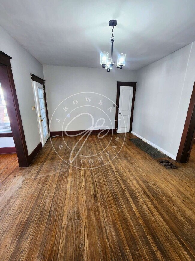 Building Photo - Very spacious lower 2 bedroom with separat...