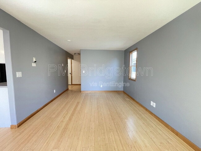 Building Photo - 4704 NE 28th Ave