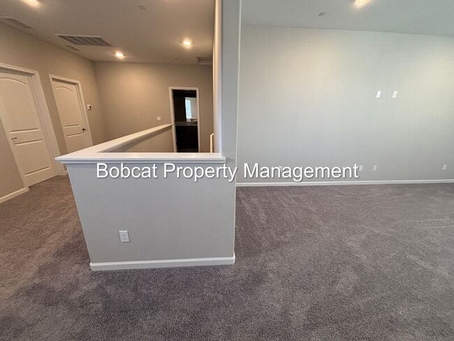 Building Photo - 860 Furlong Dr