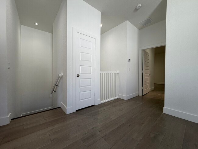 Building Photo - 329 Bella Sol Way