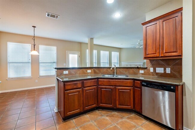 Building Photo - 9329 Castle Pines Dr