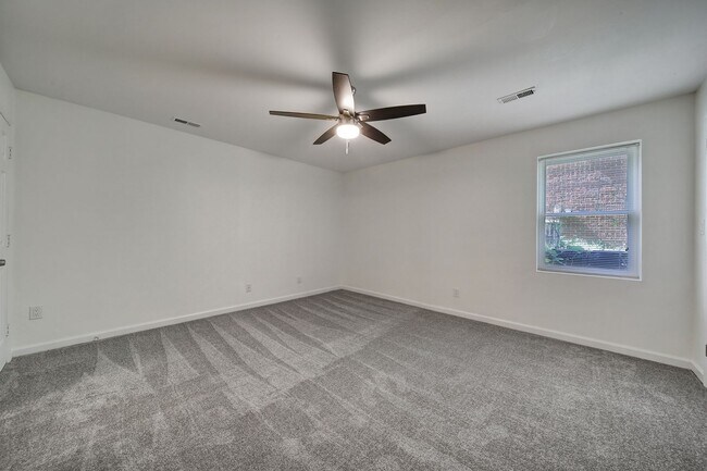 Building Photo - Charming Matthews Home for Rent!