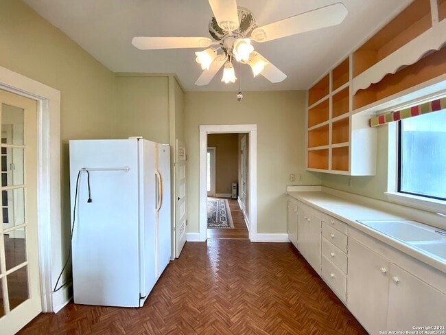 Building Photo - 489 Deer Creek W