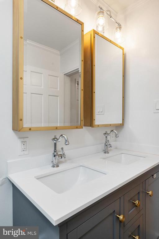 Building Photo - 822 S Royal St