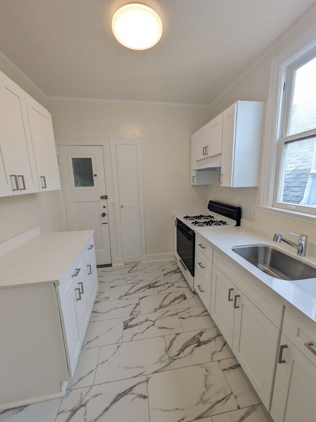 Building Photo - 126_2ndAve