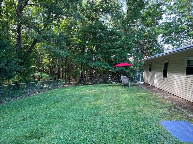 Building Photo - 296 Signal Rock Dr