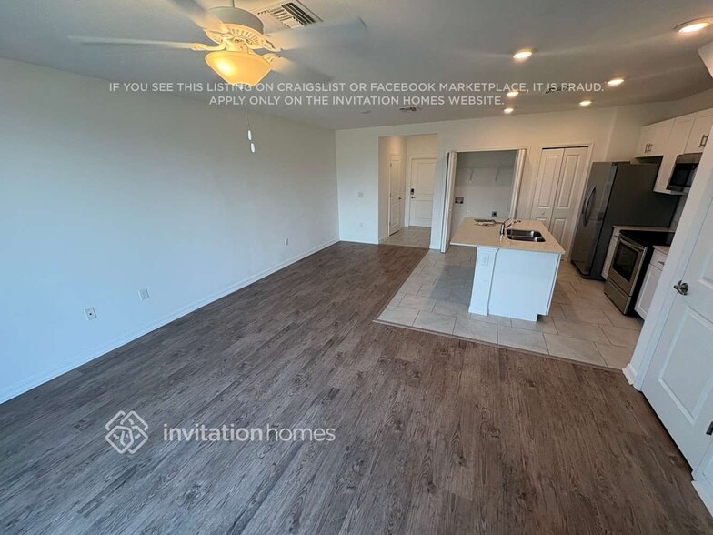 Building Photo - 2035 E Landings Wy