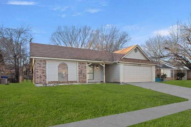 Building Photo - 7509 Echo Hill Dr