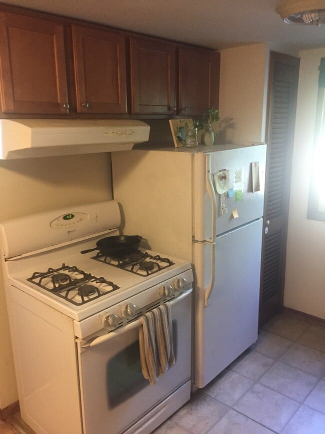 Kitchen - 3254 Bloomington Ave