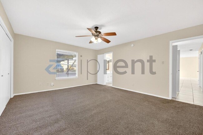 Building Photo - 3225 Crites St