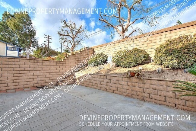 Building Photo - 902 California Privado