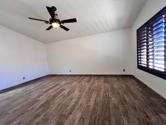 Building Photo - Ahwatukee Charmer!