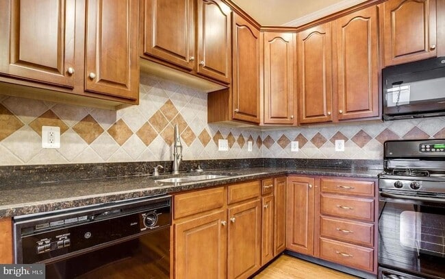 Building Photo - 25859 Kirkwood Square