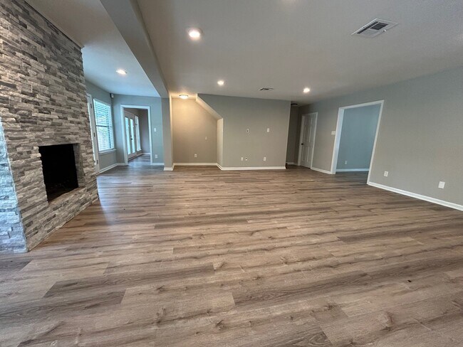 Primary Photo - 2710 Timberjack Pl