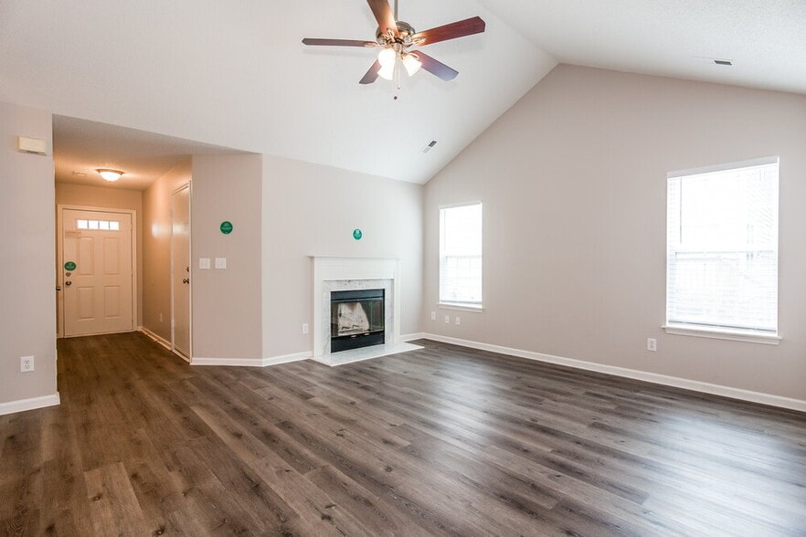 Building Photo - 8631 Bodkin Ct