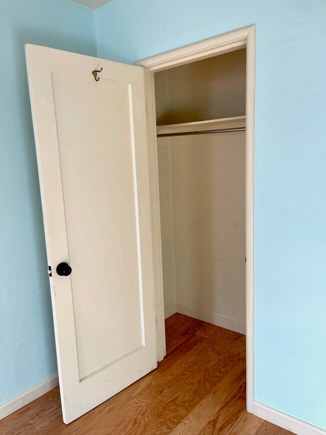 southeast bedroom - 1636 Ward Street