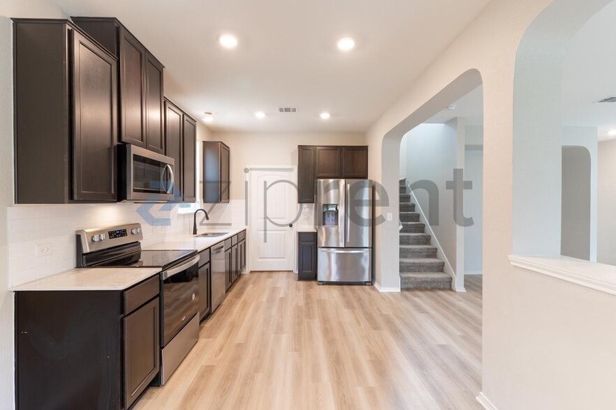 Building Photo - 6420 Carriage Pines Dr