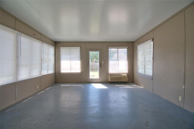 Building Photo - 1107 Thorn Creek Pl
