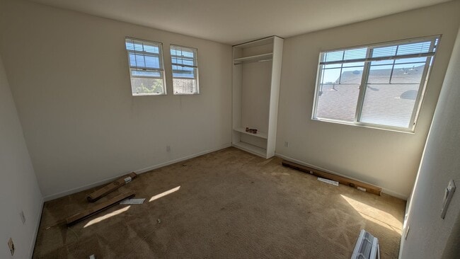 Building Photo - Experience Modern Comfort in This Newer Sp...