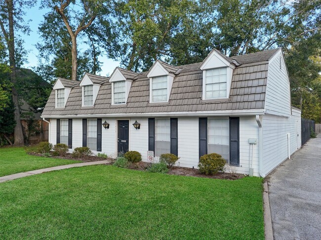 Building Photo - 9654 Westview Dr