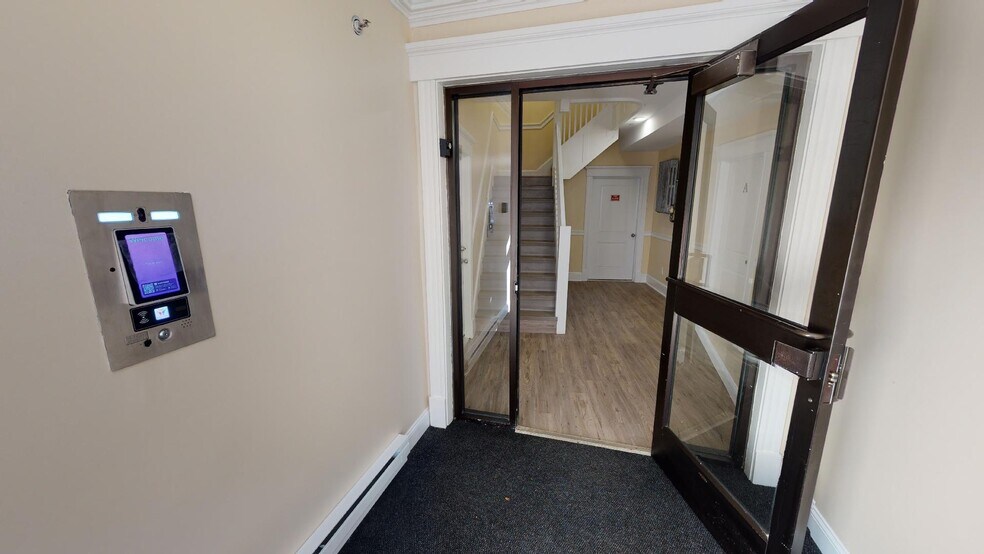 Building Photo - 131 Sutherland Rd