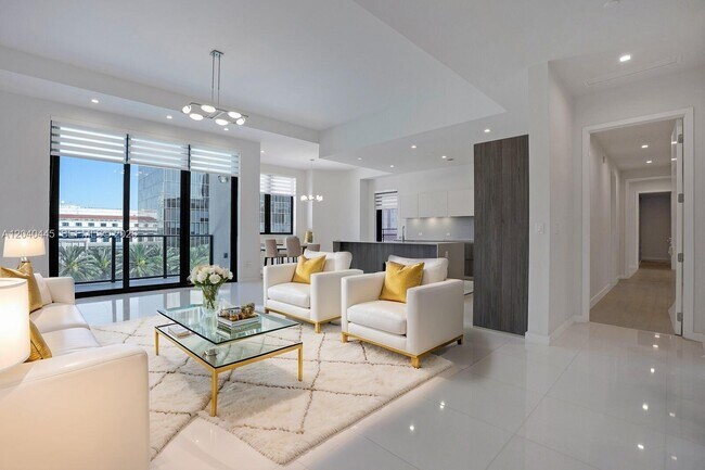 Building Photo - 275 Giralda Ave