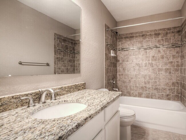 Building Photo - 350 Trade Wind Dr