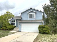 Building Photo - 899 Daffodil St