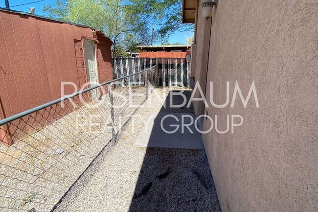 Building Photo - Stunning 2-bedrooms, 1-bath home in Tucson!