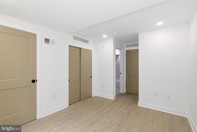 Building Photo - 4021 Brown St