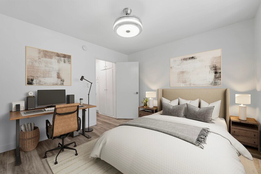 Building Photo - 925 W 30th St