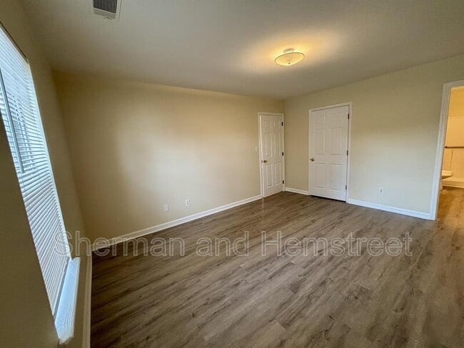 Building Photo - 2132 Oak Ridge Rd