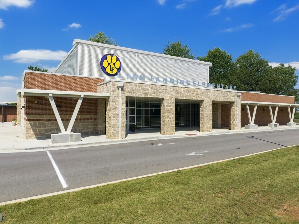 Building Photo - 127 Westerbrook Dr