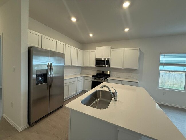 Building Photo - 109 Imola St