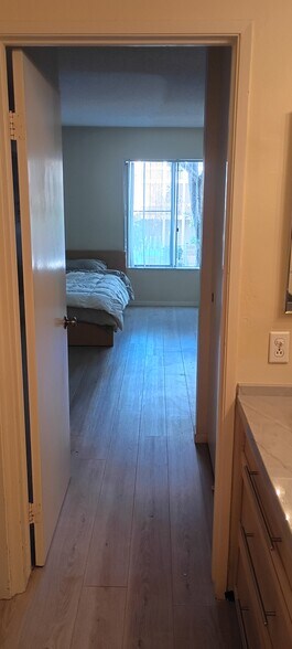 Building Photo - 1855 Diamond St