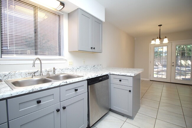 Building Photo - 2-Story Townhome with Open Layout, Balcony...