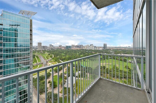 Building Photo - 5925 Almeda Rd