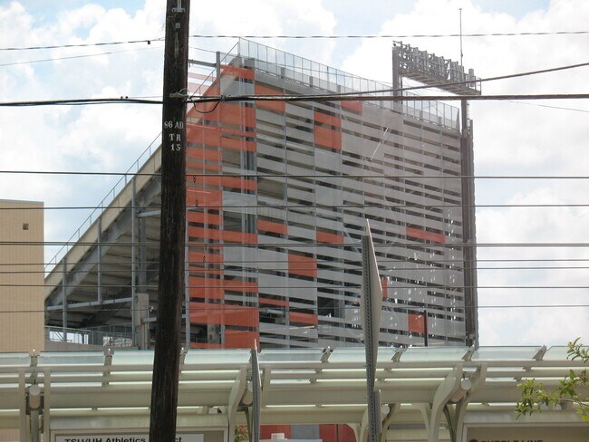 Building Photo - 2610 Scott St