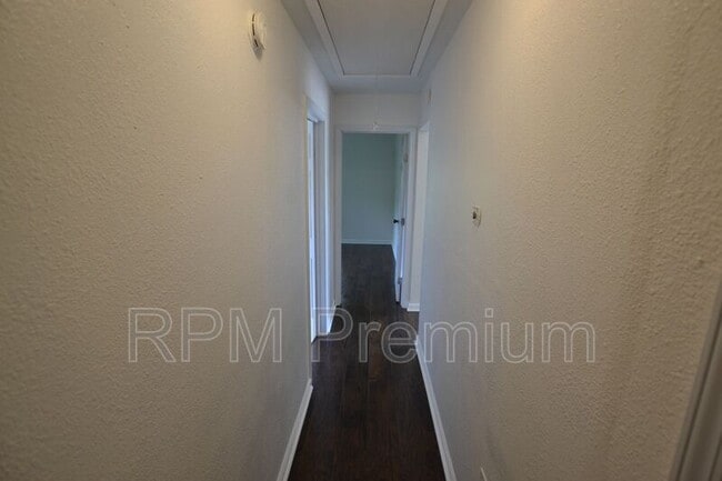 Building Photo - 1857 Theron Dr