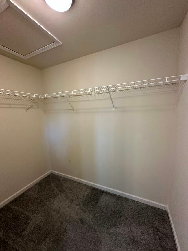 Building Photo - 124 High Pointe Dr