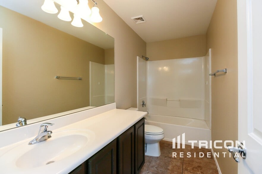 Building Photo - 43009 W Kristal Ln