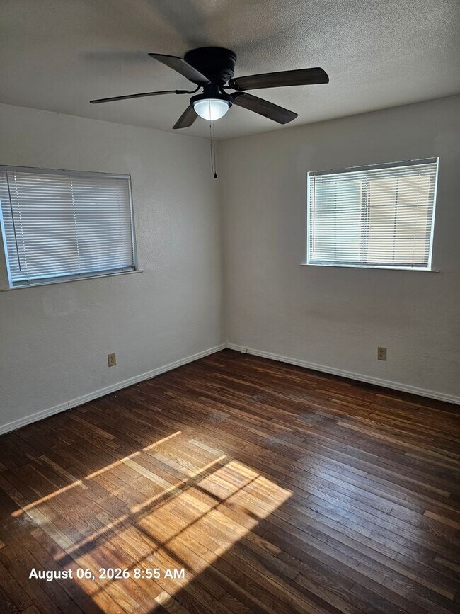 Building Photo - 407 S Santa Clara St