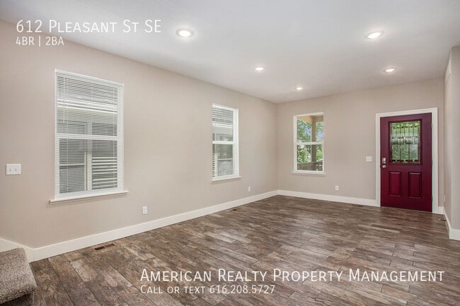 Building Photo - 612 Pleasant St SE